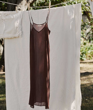 LONG DEEP V-NECK SLIP -- UMBER