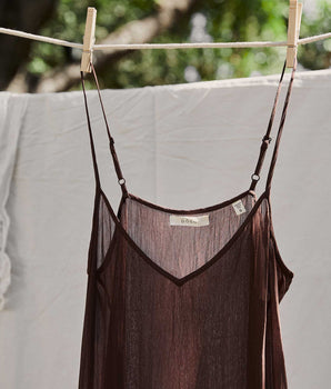 LONG DEEP V-NECK SLIP -- UMBER